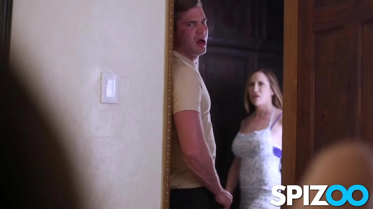 Gorgeous Milf Aderes Quin Fulfills Her Stepson S Sexual Needs