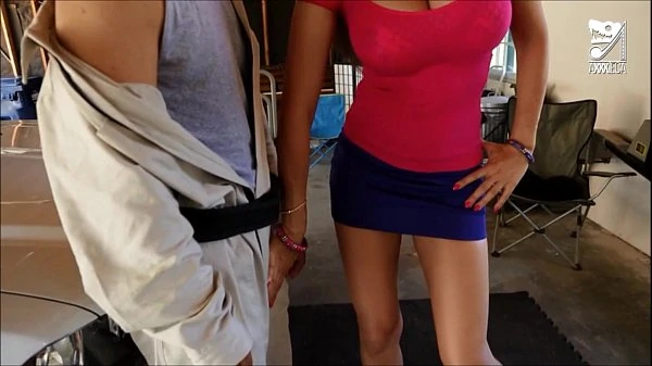 The Mexican Exterminator Has Sex With The Busty Milf Eva Karera